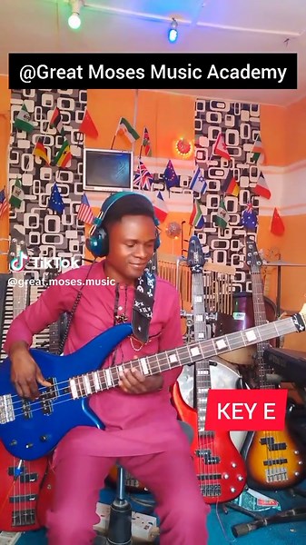 Cómo Tocar Lick de Bajo de Adoración - Alpha y Omega