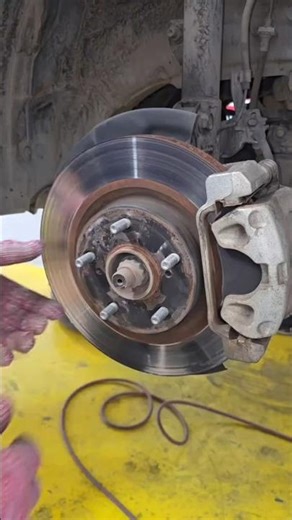 Camry front brake noise fixed install new brake pads and rotor #automotive #automobile #mechanic