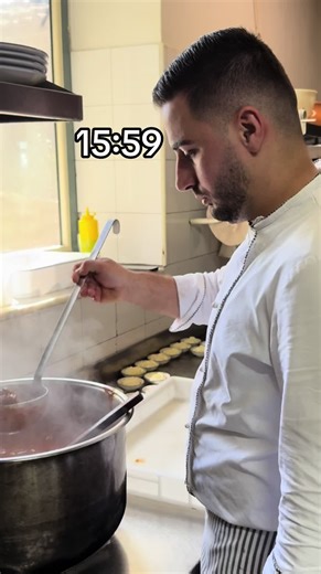 Stafi kur mbaron turnin në 15:59