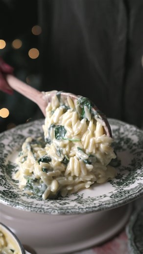 Orzo Espinacas a la Crema: Guarnición Irresistible