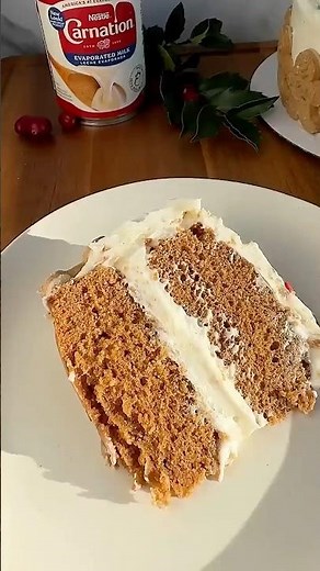 This gingerbread cake is perfect for the season, only with Carnation!❤️🍰