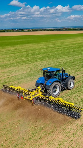 💪The ROTO-MASTER RMN rotary hoe is the ideal choice for environmentally friendly and gentle full-area cultivation. Thanks to its robust construction and precise settings, it offers excellent results while minimizing nutrient loss and improving soil structure. • High productivity even in difficult soil conditions • Optimizing soil conditions • Easy adaptability to various crops (adjustable for full-area or inter-row cultivation) Thanks to the ROTO-MASTER RMN rotary weeder, your fieldwork becomes