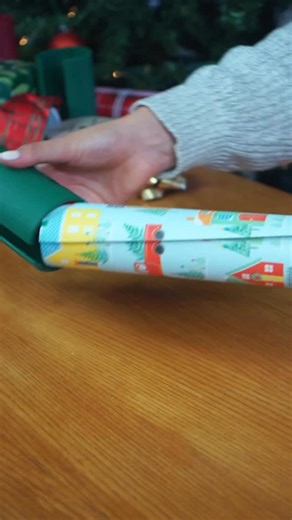 Wrapping gifts has never felt this easy 👏 Gift wrapping, Wrapping Hack, Gift Ideas, Invention | Little ELF