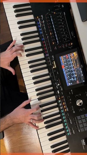 KORG PA5X SCARBEE BASS SAMPLE TEST!