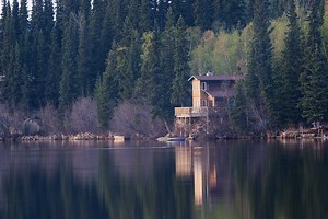 10 of the Coolest Fishing Lodges in America to Book for Vacation
