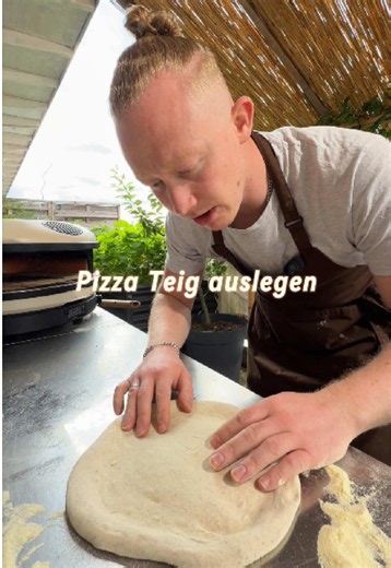 Pizzateig auslegen: einfache Anleitung für perfekten Belag