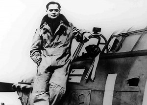 World War 2 History: Douglas Bader, Legless RAF Pilot