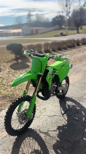 Clean 2025 KX85 Race Bike Features