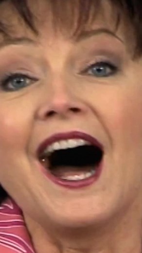 Carike Keuzenkamp sings Heidi in Afrikaans