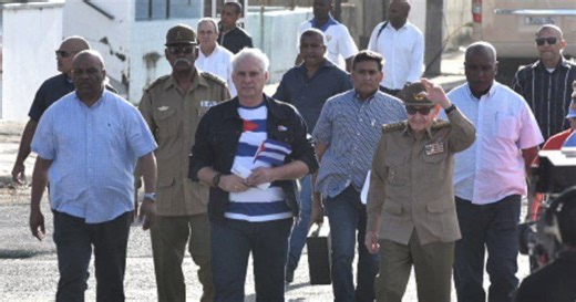 Raúl Castro leads a government rally called by Díaz-Canel in Havana
