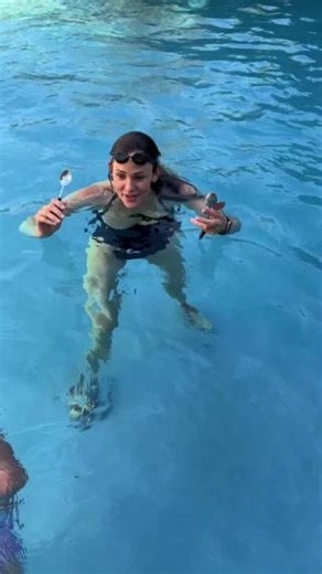 56K views · 200 reactions | Pool, spoons & goggles: Jennifer Garner’s recipe for summer fun : #JenniferGarner | HELLO! Canada | Facebook