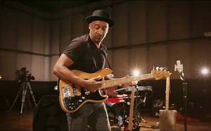 Marcus Miller Bass Solo