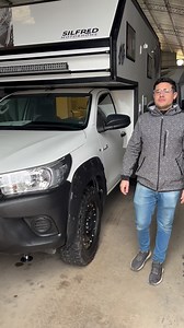 🚐 ¡Cuarta entrega para esta familia aventurera! Nuevo SILFRED Terra con mejoras exteriores que lo llevan al máximo nivel todo terreno 💥🌄 Más fuerza, más libertad, más caminos por recorrer juntos. ¡Gracias por seguir confiando en nosotros! 🙌 | Silfred Motorhome