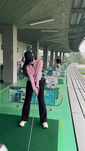 Vụt tan cái lạnh 9 độ nào ⛳️💪🏌🏻‍♀️#golflife #golf #viral #golfswing #xuhuong