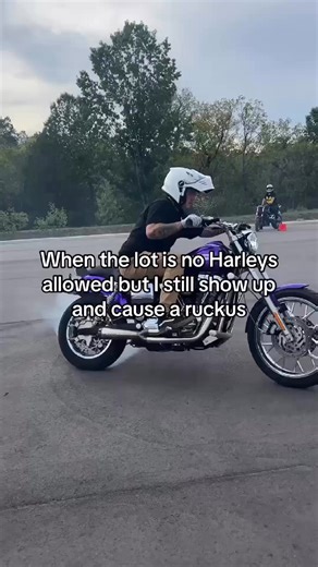 I’m not like the rest of um. #harlywheelies #harleystunts #harleydavidson #wheelie #burnout | Straightupstunts