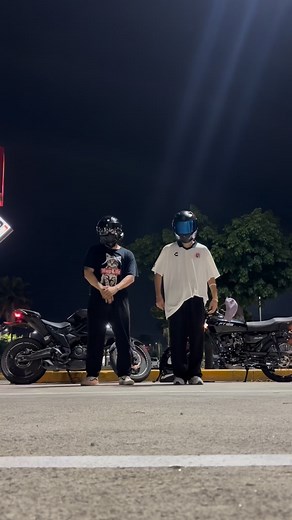 Pongan bachata 🕺🏻🏍️ #imitadora #duo #biker #dance #victxrcruz | Victxr Cruz