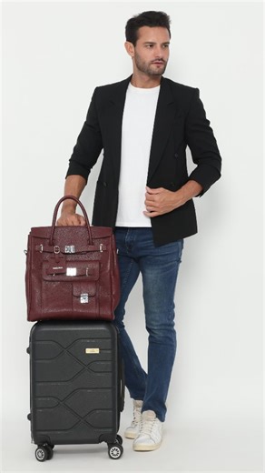 Maliha Indonesia on Instagram: "Gallant bag This bag combines spacious functionality with luxurious, genuine leather that only gets better with time. Embrace adventure with a companion that blends classic elegance with modern utility. Dimensions : T 40cn L 33cm Dm 13 cm #farashaindonesia #malihaindonesia #leatherbagjakarta #leatherbagindonesia #kulitasli"