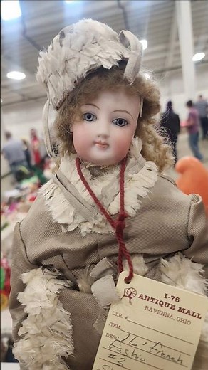 $3,500 antique French fashion dolls MIDWEST HOLIDAY SHOW #antique #doll #collection #victorian