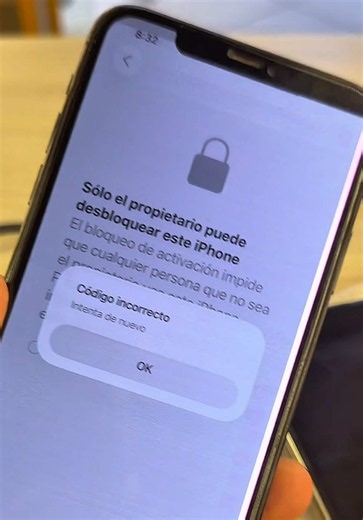 Olvidó el código de bloqueo de su iPhone y tuvo que restablecerlo. 📱⚠️ Por suerte, sí recordaba su cuenta de iCloud y con eso pudimos volver a activarlo correctamente. Por eso es tan importante conocer siempre el correo y la contraseña de tu Apple ID. Guarda este video, te puede servir más adelante. #iPhoneTips #AppleID #iCloud #iPhonePeru #iphonekeyperu