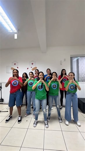 Amanda & Ana Laura on Instagram: "Oh, Lord, I need You now more than ever… 凉懶 #dance #dancinha #dancing #newchristianmusic #christiandance #trend #withfriends #viral #fy @hiforrest 懶"