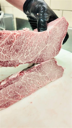 A5 🇯🇵 Wagyu Tri tip 🥩 insanely rare in the 🇺🇸#steak #wagyu #beef