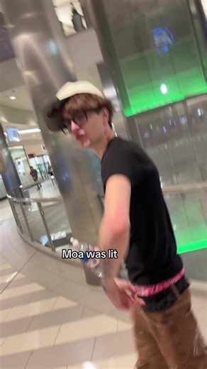 YourLocalVamp.2 (@gavin.banned)’s video of moa aggressive