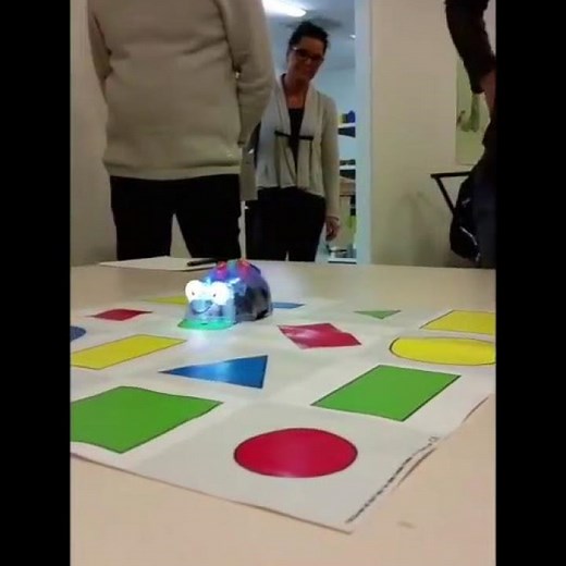 Blue-Bot programmering för barn i skolan och förskolan