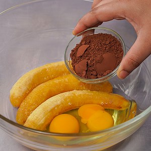 854K views · 2.9K reactions | Don't Waste Old Banana, Mix Eggs & Cocoa Powder With Banana and Make This Delicious Recipe | Yummy Recipes | Facebook