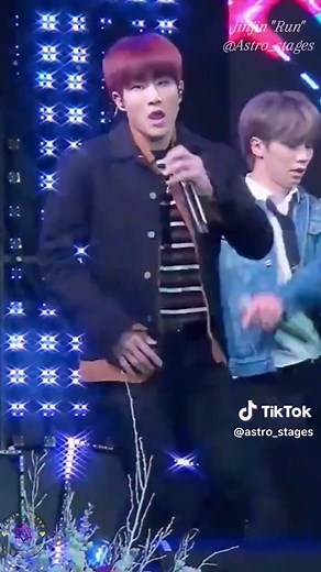 Jinjin FanCam: Astro's Captivating Performance in 'Run'