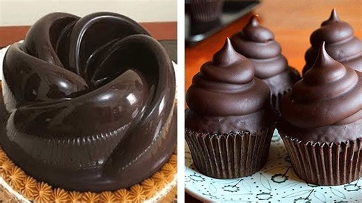 Elegant Chocolate Creations – Chocolate Mousse & Chocolate-Dipped Cupcakes! 🍫🧁