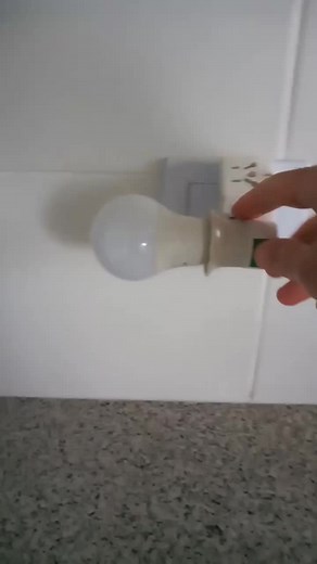 Como cambiar el color de una lámpara LED super fácil y en 5 minutos. arreglar si no enciende! No la tires! #diy #ledlights #tutoriales #manualidades