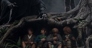Lord of the Rings Escape from The Road Statues Hits Weta Workshop