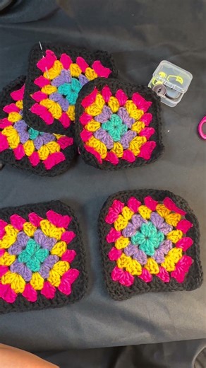 Which method do you use?? 👀🧶#crochetforbeginners #beginnercrochet #crochet