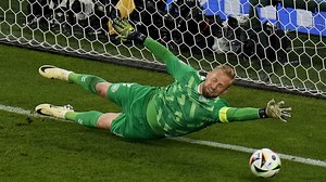 Ex-Prem champion, 37, completes free transfer to Celtic after month unemployed