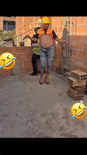 El Robot albañil 🤣🤣🤣 | Luis y sus ocurrencias