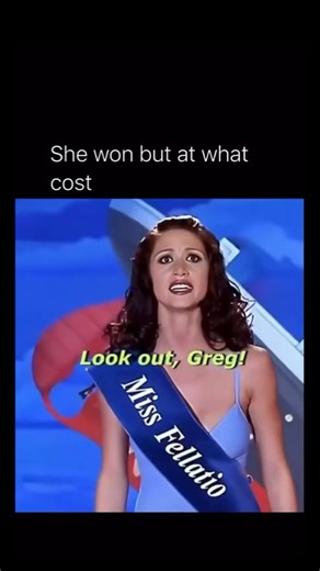 Movi Community | Movie & Memes on Instagram: "🤣🤣 Scary Movie (2000) This parody classic dives headfirst into the biggest horror hits of the late ’90s, twisting every trope into something absurd, outrageous and completely unforgettable. The film follows a group of clueless teens who get caught up in a mystery after a masked figure starts stalking their town — but every “scare” quickly turns into a joke, thanks to the movie’s slapstick humor and no-holds-barred approach to satire. From wild sigh