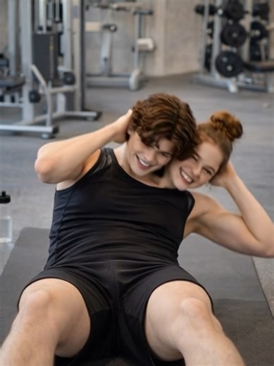 Who messed up the third rep? 👀👇 #adam_sarah #ConjoinedTwins