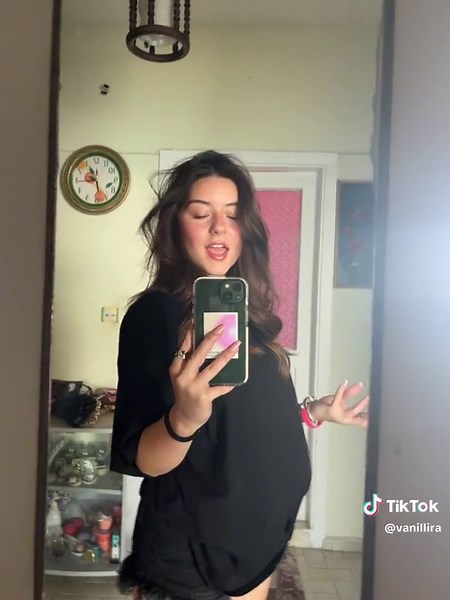 Mirror Selfie Tips for Stunning Photos