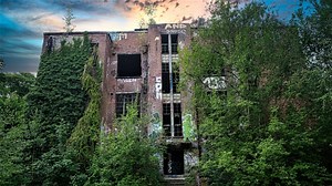 Exploring abandoned prison/military hospital in Belgium. | Urban Exploration with Janne Flinck