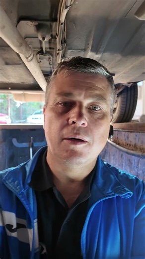 Ремонт звуку магнітоли, але це розірваний глушник