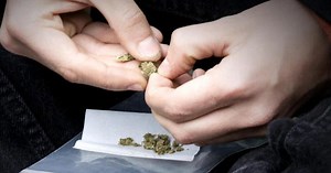 Does legal marijuana impact the way teens view pot risks?
