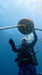 The drift dive can be your best friend or worst enemy. It all depends on how well you prep to get off the boat and descend (no piddling with mask, weights, accessories), and how well you understand what the current is doing. Master those and life gets better👌🛥️ #scubadiving #currents #oceandiving #diveboat #divemaster #sweetwaterscuba | Kenny Dyal