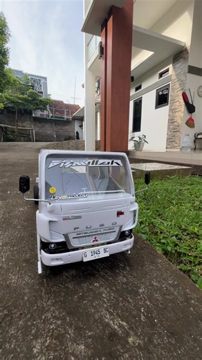 Miniatur Truk Canter: Kreasi Unik dan Menarik