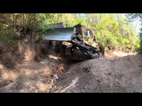 CONSTRUCTION WORKS OPENING A NEW ROAD WITH BULLDOZER EXPANSION #komatsu #bulldozer #working