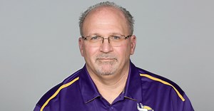 Minnesota Vikings, NFL Mourn Death of Beloved Coach