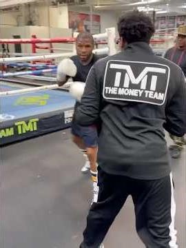 The Mayweather legacy continues! 🥊 Floyd & Nephew Lehkei preparing for Pacquiao collision🔥🔥🔥🔥