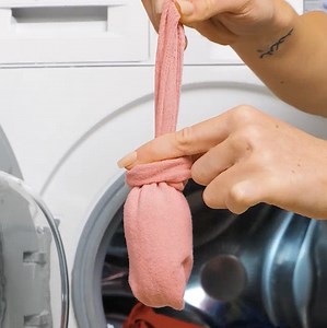 Witty hacks that will save your favourite clothes! | 5-Minute Crafts Play