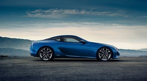 Video: The Science Behind Lexus Structural Blue Paint – Lexus Enthusiast