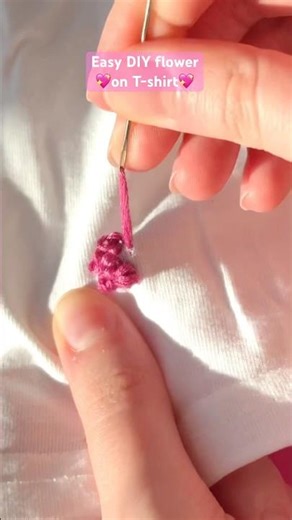 Easy DIY flower on T-shirt💕