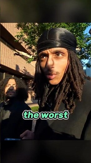 Markus takes pictures of ExtraEmily